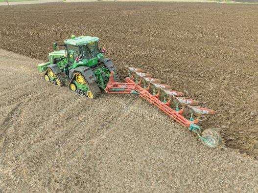 Kverneland 3400B Plough at Easey Farms UK