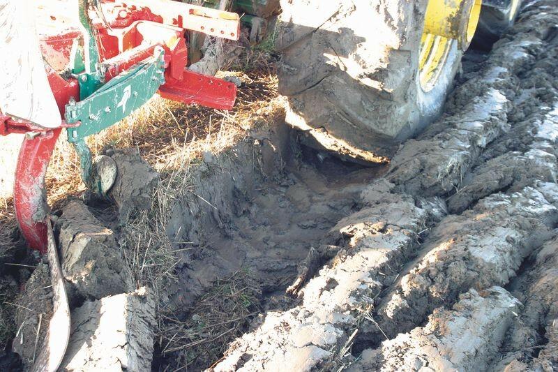 Kverneland in-furrow plough