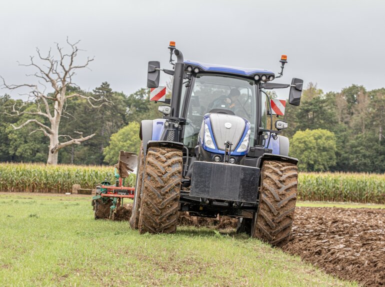 Plough front wheel track settings