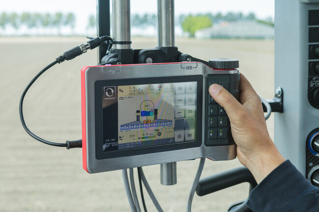 Kverneland IsoMatch Tellus GO+