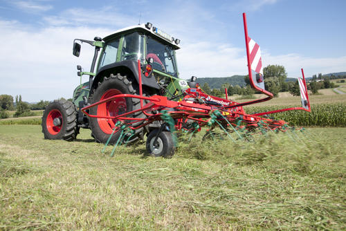 Rakes and Tedders / Kverneland Forage Equipment / Kverneland brand UK